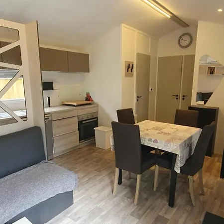 Mobile 131 Bois Dormant Кемпинг *